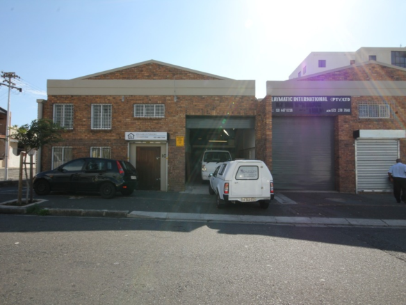 Industrial for Lease in Woodstock: Secure Prime Space at Roberts Road